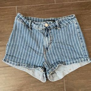 Kendall & Kylie high waisted shorts